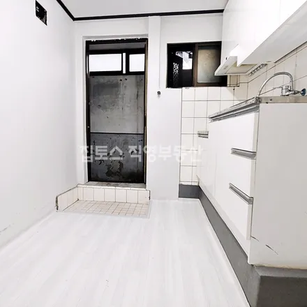 Rent this 2 bed apartment on 서울특별시 도봉구 도봉동 624-61