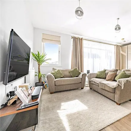 Image 2 - Dollis Valley Drive, London, EN5 2FW, United Kingdom - Apartment for rent