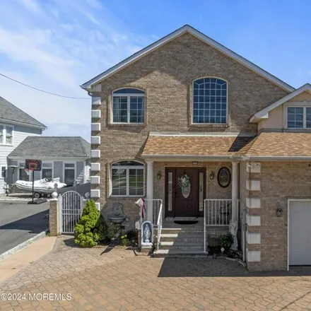Rent this 5 bed house on 363 Front Street in Union Beach, Monmouth County