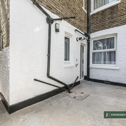 Image 3 - 145 Sulgrave Road, London, W6 7PX, United Kingdom - Apartment for rent