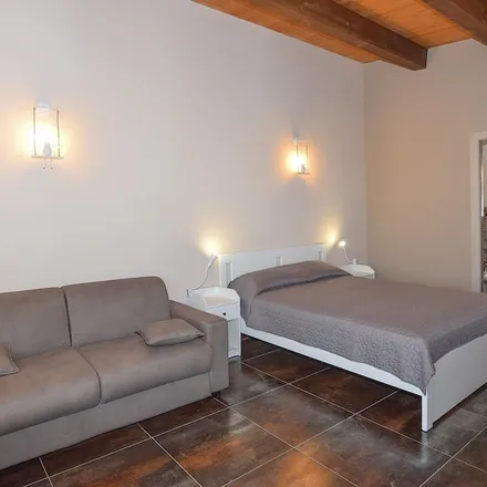 Rent this 2 bed house on Ragusa
