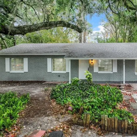 Buy this 3 bed house on 930 Pearl Drive in Oakland Park, Lake County