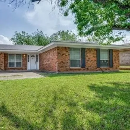 Rent this 3 bed house on 1637 Brent Court in Grand Prairie, TX 75051