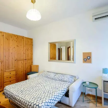 Image 2 - Via Sebastiano del Piombo, 20149 Milan MI, Italy - Apartment for rent