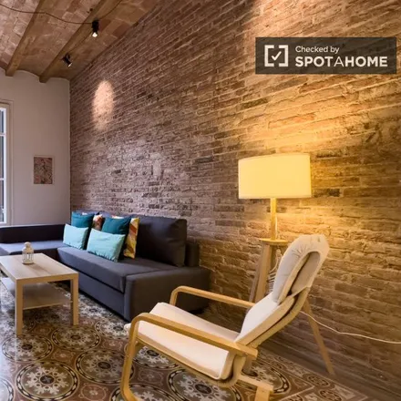 Rent this 2 bed apartment on Ofelias Hotel in Carrer de Llançà, 24