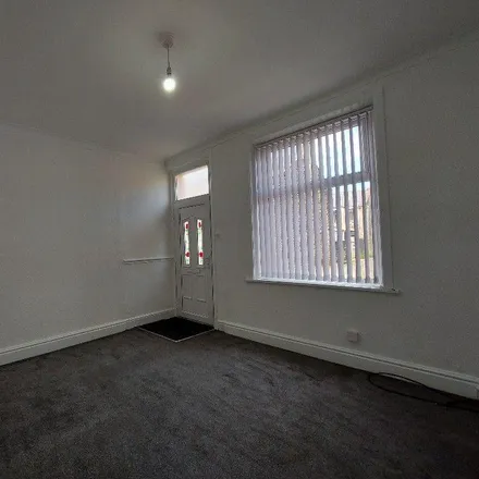 Image 1 - 33 Earl Street, Barrowford, BB9 9HS, United Kingdom - Townhouse for rent