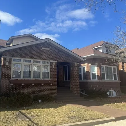 Buy this 5 bed house on 8118 S Saint Lawrence Ave in Chicago, Illinois
