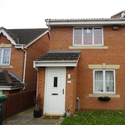 Rent this 2 bed townhouse on Morgan Close in Rounds Green, B69 2GA