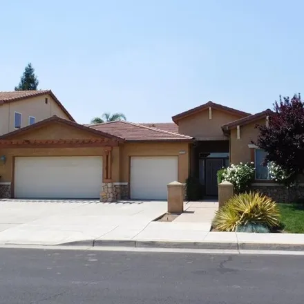 Rent this 4 bed house on 1174 Carson Avenue in Clovis, CA 93611