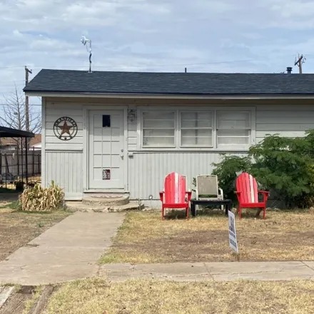 Buy this 3 bed house on 1207 Main Avenue in Ralls, TX 79357
