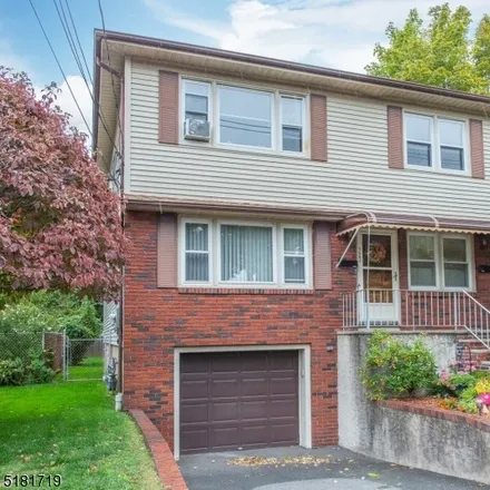 Buy this 6 bed townhouse on 160 Fern Avenue in Kingsland, Lyndhurst