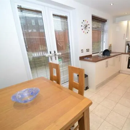 Image 2 - Back Lyon Street, Queensbury, BD13 1AY, United Kingdom - Townhouse for sale