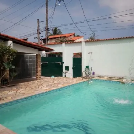 Buy this 6 bed house on Avenida Raul de Oliveira Rodrigues in Piratininga, Niterói - RJ