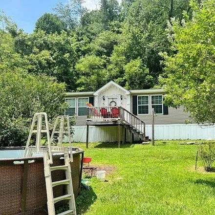 Image 1 - Bob Post Office, KY 850, Goodloe, Floyd County, KY 41640, USA - House for sale