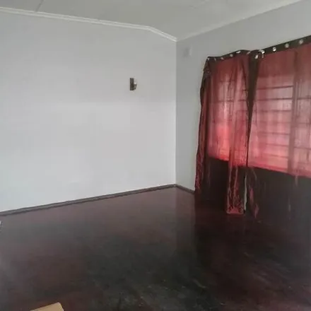 Image 5 - Gardendale Crescent, Mount Vernon, Durban, 4094, South Africa - Apartment for rent