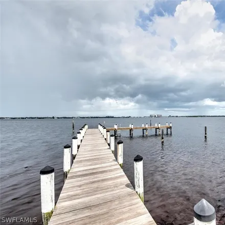 Image 1 - 1900 Clifford Street, Fort Myers, FL 33901, USA - Condo for sale