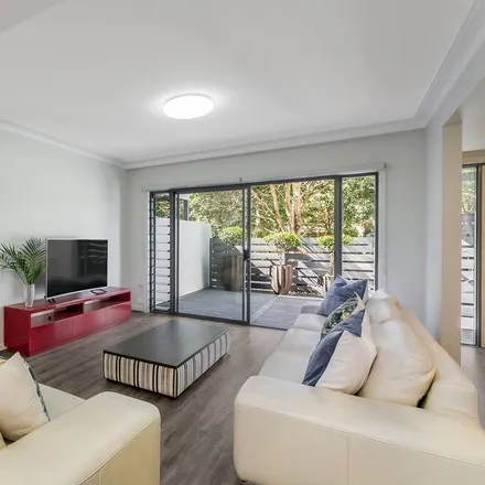 Rent this 3 bed townhouse on Dee Why NSW 2099