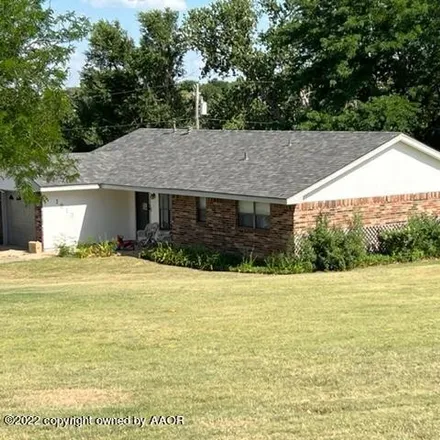 Image 3 - 1899 Willard Avenue, Canadian, TX 79014, USA - House for sale