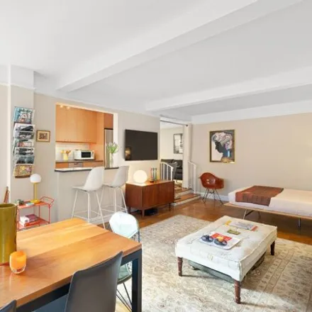 Buy this studio apartment on 301 West 87th Street in New York, NY 10024