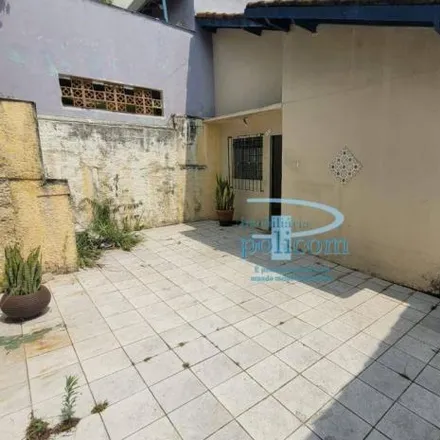 Buy this 2 bed house on Rua Augusto Perroni 502 in Butantã, São Paulo - SP