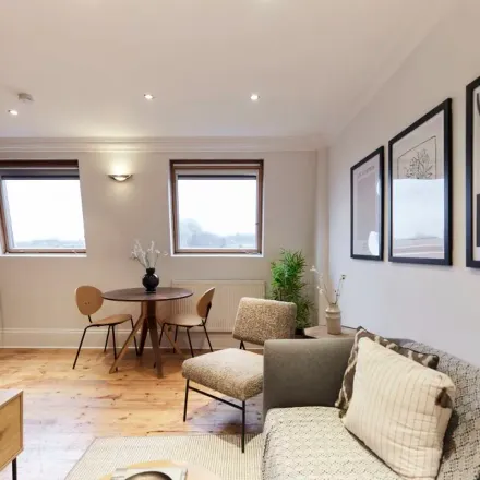 Image 2 - Greenhouse, 49 Green Lanes, London, N16 9NH, United Kingdom - Apartment for rent