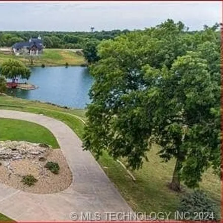 Buy this 8 bed house on 2501 Price Road in Bartlesville, OK 74006