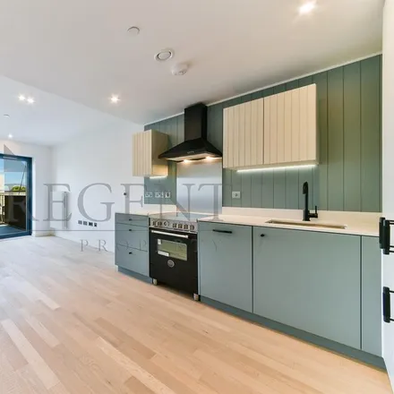 Rent this studio apartment on The Brewery Tap in Catherine Wheel Road, London