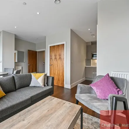 Image 6 - Orchard Wharf, Silvocea Way, London, E14 0TY, United Kingdom - House for rent