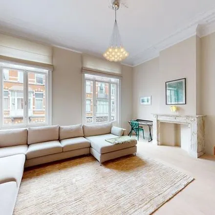 Rent this 5 bed apartment on Rue de Tenbosch - Tenbosstraat 56 in 1050 Ixelles - Elsene, Belgium