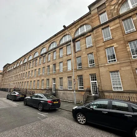 Rent this 3 bed apartment on Kent Road in Glasgow, G3 7EF