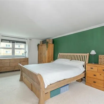 Image 6 - Western Gateway, London, London, E16 - Apartment for sale