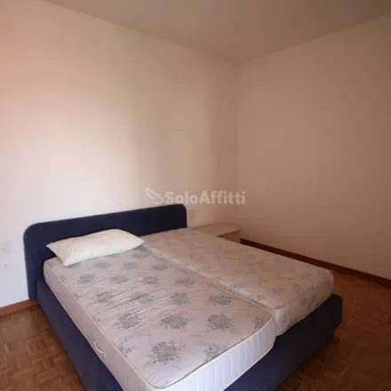 Image 2 - Via dell'Isola, 23900 Lecco LC, Italy - Apartment for rent