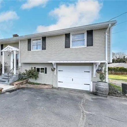 Buy this 3 bed house on 2335 West Main Road in Portsmouth, RI 02871