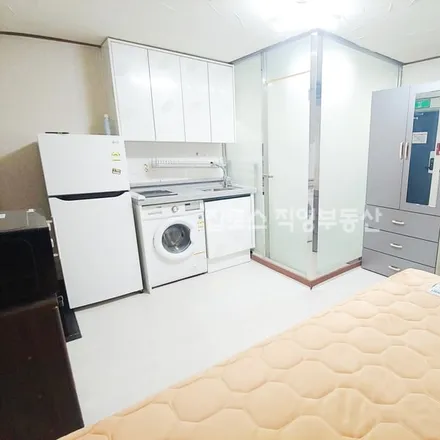 Rent this studio apartment on 서울특별시 성북구 정릉동 654-34