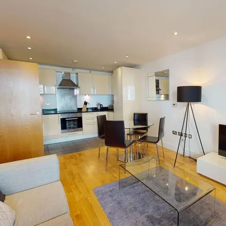 Rent this 2 bed house on London in E14 9DG, United Kingdom