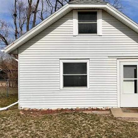 Buy this 1 bed house on 1288 33rd Street Northeast in Cedar Rapids, IA 52402
