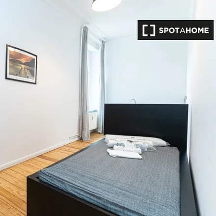 Rent this 5 bed room on Simplonstraße 10 in 10245 Berlin, Germany