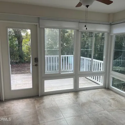 Image 6 - 501 Sloop Pointe Lane, Hanby Beach, Kure Beach, NC 28449, USA - Townhouse for sale