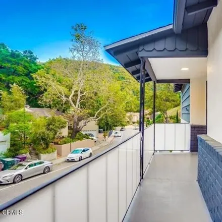 Image 4 - 2623 East Chevy Chase Drive, Glendale, CA 91206, USA - House for sale