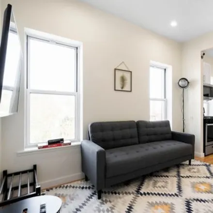 Image 6 - 212 Lewis Avenue, New York, NY 11221, USA - Room for rent