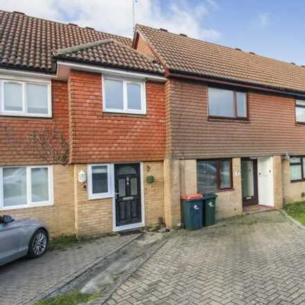 Buy this 1 bed townhouse on Birkdale Drive in Ifield West, RH11 0TS