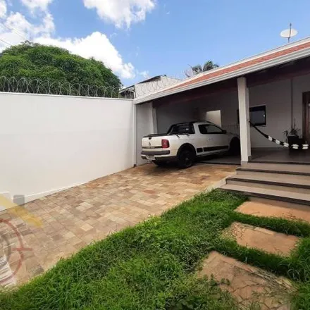 Buy this 2 bed house on Rua Mariana Miziara Ferreira in Vila Frei Eugênio, Uberaba - MG