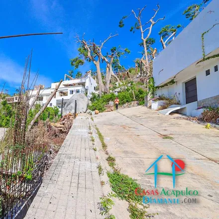 Buy this studio apartment on unnamed road in La Cima, 39300 Acapulco