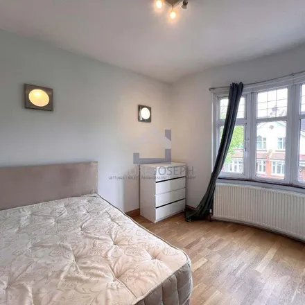 Rent this 3 bed apartment on Montana Road in London, SW17 8SN