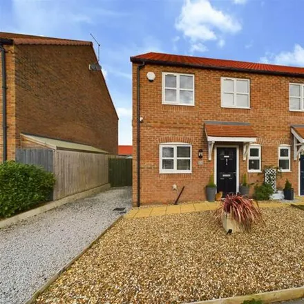 Buy this 3 bed duplex on Meadow Gates LC in New Walk, Driffield