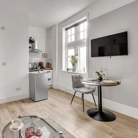 Image 1 - London, W8 6SG, United Kingdom - Apartment for rent