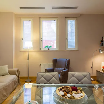 Rent this 1 bed apartment on Rosano Caffè in Via Paolo Emilio Imbriani, 32