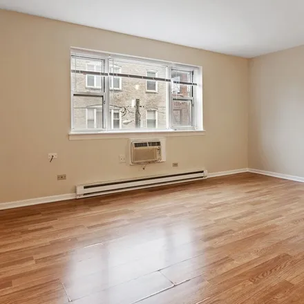 Rent this 1 bed apartment on 5917 North Kenmore Avenue in Chicago, IL 60660