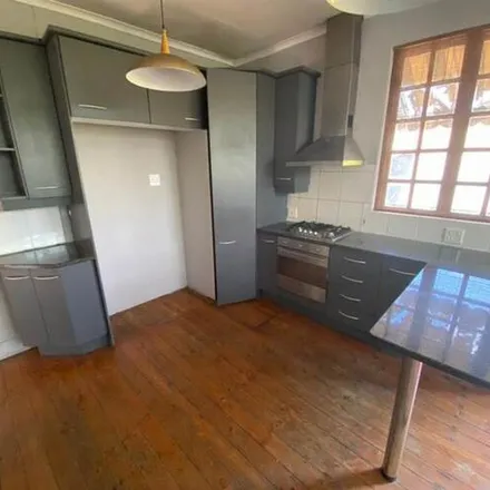 Rent this 3 bed apartment on 59 5th Avenue in Melville, Johannesburg