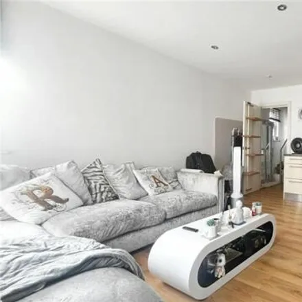 Image 3 - Westbourne Villas, Hove, BN3 4GF, United Kingdom - Apartment for rent